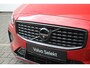 Volvo S60 B3 Automaat R-Design | Black Edition Emblemen | Schuif/Kanteldak | Parkeercamera | Parkeerverwarming | BLIS | Parkeersensoren voor + achter | 19'' Lichtmetalen velgen | Adaptive Cruise & Pilot Assist | Stoelverwarming |