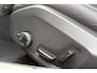 Volvo S60 Recharge T6 AWD Ultimate Dark | Panoramisch schuif-/ kanteldak | Elektrisch verstelbare voorstoelen met geheugenfunctie | Stoel-/ stuurwielverwarming | Harman/Kardon | Verwarmde achterbank | 19 inch. lichtmetalen velgen | Pilot assist