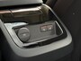 Volvo S60 Recharge T6 AWD Ultimate Dark | Panoramisch schuif-/ kanteldak | Elektrisch verstelbare voorstoelen met geheugenfunctie | Stoel-/ stuurwielverwarming | Harman Kardon | Verwarmde achterbank | 19 inch. lichtmetalen velgen | Pilot assist