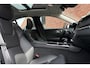 Volvo S60 Recharge T6 AWD Ultimate Dark | Panoramisch schuif-/ kanteldak | Elektrisch verstelbare voorstoelen met geheugenfunctie | Stoel-/ stuurwielverwarming | Harman/Kardon | Verwarmde achterbank | 19 inch. lichtmetalen velgen | Pilot assist