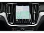 Volvo S60 Recharge T6 AWD Ultimate Dark | Panoramisch schuif-/ kanteldak | Elektrisch verstelbare voorstoelen met geheugenfunctie | Stoel-/ stuurwielverwarming | Harman/Kardon | Verwarmde achterbank | 19 inch. lichtmetalen velgen | Pilot assist