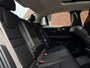 Volvo S60 Recharge T6 AWD Ultimate Dark | Panoramisch schuif-/ kanteldak | Elektrisch verstelbare voorstoelen met geheugenfunctie | Stoel-/ stuurwielverwarming | Harman Kardon | Verwarmde achterbank | 19 inch. lichtmetalen velgen | Pilot assist