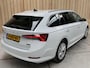 Skoda Octavia Combi 1.0 e-TSI Business Edition Plus Automaat | Achteruitrijcamera | Elektrisch verstelbare bestuurdersstoel | Climate & cruise control | Dodehoek detectie | Voorstoelen verwarmd | Head-up display