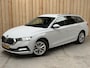 Skoda Octavia Combi 1.0 e-TSI Business Edition Plus Automaat | Achteruitrijcamera | Elektrisch verstelbare bestuurdersstoel | Climate & cruise control | Dodehoek detectie | Voorstoelen verwarmd | Head-up display