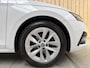 Skoda Octavia Combi 1.0 e-TSI Business Edition Plus Automaat | Achteruitrijcamera | Elektrisch verstelbare bestuurdersstoel | Climate & cruise control | Dodehoek detectie | Voorstoelen verwarmd | Head-up display