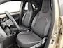 Toyota Aygo X 1.0 VVT-i MT Premium | JBL | Stoelverwarming | Keyless Entry/Start | Climate Control | Parkeersensoren voor+achter | Navigatie | Apple CarPlay/Android Auto | Half lederen bekleding |