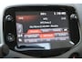 Toyota Aygo 1.0 VVT-i x-First MT | 15” lichtmetalen velgen ‘zwart-gepolijst’ | Privacy glass achterruit en zijruiten achter | Mistlampen vóór | Smartphone Integration by Pioneer, 7” multimediascherm met DAB+, And