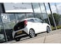 Toyota Aygo 1.0 VVT-i x-First MT | 15” lichtmetalen velgen ‘zwart-gepolijst’ | Privacy glass achterruit en zijruiten achter | Mistlampen vóór | Smartphone Integration by Pioneer, 7” multimediascherm met DAB+, And