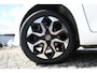 Toyota Aygo 1.0 VVT-i x-First MT | 15” lichtmetalen velgen ‘zwart-gepolijst’ | Privacy glass achterruit en zijruiten achter | Mistlampen vóór | Smartphone Integration by Pioneer, 7” multimediascherm met DAB+, And
