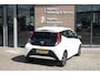 Toyota Aygo 1.0 VVT-i x-First MT | 15” lichtmetalen velgen ‘zwart-gepolijst’ | Privacy glass achterruit en zijruiten achter | Mistlampen vóór | Smartphone Integration by Pioneer, 7” multimediascherm met DAB+, And