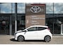 Toyota Aygo 1.0 VVT-i x-First MT | 15” lichtmetalen velgen ‘zwart-gepolijst’ | Privacy glass achterruit en zijruiten achter | Mistlampen vóór | Smartphone Integration by Pioneer, 7” multimediascherm met DAB+, And