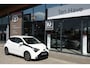 Toyota Aygo 1.0 VVT-i x-First MT | 15” lichtmetalen velgen ‘zwart-gepolijst’ | Privacy glass achterruit en zijruiten achter | Mistlampen vóór | Smartphone Integration by Pioneer, 7” multimediascherm met DAB+, And