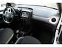 Toyota Aygo 1.0 VVT-i x-First MT | 15” lichtmetalen velgen ‘zwart-gepolijst’ | Privacy glass achterruit en zijruiten achter | Mistlampen vóór | Smartphone Integration by Pioneer, 7” multimediascherm met DAB+, And