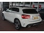 Mercedes-Benz GLA 180 Ambition 1e eigenaar dealeronderhouden 63155 NAP AMG Line met oa leren bekleding panorama schuifdak camera navigatie stoelverwarming pdc ecc cruise lmv sportstoelen led AMG LINE