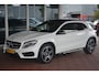 Mercedes-Benz GLA 180 Ambition 1e eigenaar dealeronderhouden 63155 NAP AMG Line met oa leren bekleding panorama schuifdak camera navigatie stoelverwarming pdc ecc cruise lmv sportstoelen led AMG LINE