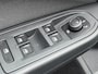 Volkswagen Golf 1.0 TSI Life Business / ACC / Lane assist / Keyless Go / IQ-Drive .