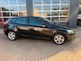 Volvo V40 1.6 T3 Kinetic / Camera / Cruise / Trekhaak / Nieuwe APK .