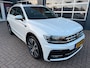 Volkswagen Tiguan 1.5 TSI ACT Highline Business R-Line / Pano / ACC / Massage / Camera / Trekhaak / Parel Wit .
