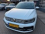 Volkswagen Tiguan 1.5 TSI ACT Highline Business R-Line / Pano / ACC / Massage / Camera / Trekhaak / Parel Wit .