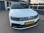 Volkswagen Tiguan 1.5 TSI ACT Highline Business R-Line / Pano / ACC / Massage / Camera / Trekhaak / Parel Wit .