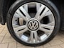 Volkswagen Up! 1.0 BMT cross up! / Camera / Cruise / Clima / DAB / 75 PK / Zeer Kompleet ! .