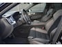 Volvo XC60 2.0 T8 Plug-in hybrid Facelift AWD Plus Black Edition 455pk Panoramadak/Trekhaak/360Camera