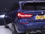 BMW 1-Serie 118i M Sport [SCHUIFKANTELDAK, APPLE CARPLAY, ANDROID AUTO, STOELVERWARMING, STUURVERWARMING, ACHTERUITRIJCAMERA, PDC V+A, LED KOPLAMPEN, SPORTSTOELEN, 2-ZONE CLIMATE CONTROL, CRUISE CONTROL, NIEUWSTAAT]