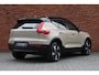 Volvo EX40 Single Motor Extended Range Plus 82 kWh | 360 graden camera | Stoel-/stuurwielverwarming | Trekhaak, inklapbaar | Harman Kardon | Pilot assist | 19 inch. lichtmetalen velgen | BLIS | Apple carplay/ Android auto | Keyless entry | Dak in contrasterende kleur
