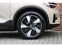 Volvo EX40 Single Motor Extended Range Plus 82 kWh | 360 graden camera | Stoel-/stuurwielverwarming | Trekhaak, inklapbaar | Harman Kardon | Pilot assist | 19 inch. lichtmetalen velgen | BLIS | Apple carplay/ Android auto | Keyless entry | Dak in contrasterende kleur