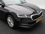 Skoda Octavia Combi 1.5 TSi 150 Pk First Edition | Stoelverwarming | Camera | Adaptive cruise | Navigatie | CarPlay | Matrix LED | 17 Inch | 60.639 Km !!
