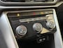 Volkswagen T-Roc 1.0 TSI Life 75 Edition Apple CarPlay/Android Auto | Airconditioning | Cruise control adaptief | LED koplampen | Lichtmetalen velgen | Rijstrooksensor | Getint glas | Achteruitrijcamera