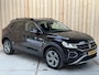 Volkswagen T-Roc 1.0 TSI Life 75 Edition Apple CarPlay/Android Auto | Airconditioning | Cruise control adaptief | LED koplampen | Lichtmetalen velgen | Rijstrooksensor | Getint glas | Achteruitrijcamera