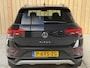 Volkswagen T-Roc 1.0 TSI Life 75 Edition Apple CarPlay/Android Auto | Airconditioning | Cruise control adaptief | LED koplampen | Lichtmetalen velgen | Rijstrooksensor | Getint glas | Achteruitrijcamera