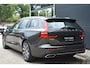 Volvo V60 T6 AWD Recharge Inscription | Panoramisch schuif/-kantel dak | Adaptieve Cruise Control | Stoel-/ Stuurwiel verwarming | Parkeercamera achter | Lederen bekleding | Keyless |