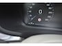 Volvo V60 T6 AWD Recharge Inscription | Panoramisch schuif/-kantel dak | Adaptieve Cruise Control | Stoel-/ Stuurwiel verwarming | Parkeercamera achter | Lederen bekleding | Keyless |