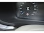 Volvo V60 T6 AWD Recharge Inscription | Panoramisch schuif/-kantel dak | Adaptieve Cruise Control | Stoel-/ Stuurwiel verwarming | Parkeercamera achter | Lederen bekleding | Keyless |