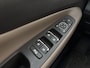 Hyundai Santa Fe 1.6 T-GDI HEV Premium Plus Sky 7p. / 7 persoons / Ledere bekleding / Stoelverwarming / Elektrisch Glazen Panorama-dak / Apple Carplay/Android Auto / Navigatie / Stoelgeheugen / Dealeronderhouden