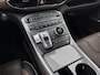 Hyundai Santa Fe 1.6 T-GDI HEV Premium Plus Sky 7p. / 7 persoons / Ledere bekleding / Stoelverwarming / Elektrisch Glazen Panorama-dak / Apple Carplay/Android Auto / Navigatie / Stoelgeheugen / Dealeronderhouden