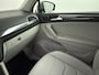 Volkswagen Tiguan 1.4 TSI Highline R-line | 1e Eigenaar | Origineel Nederlands | Stoelverwarming | Adaptive Cruise Control | R-line exterieur | Lederen stoelen | Elektrische bestuurdersstoel | Keyless | Elektrisch inklapblare trekhaak |