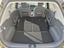 Hyundai Inster Cross Plus 49 kWh / Fabrieksgarantie tot 07-2030 / Nieuwprijs € 34179,= / Fietsdragermontage beugel(geschikt voor 2 elektrische fietsen)/ CCS snellader / Warmtepomp / WLTP bereik 293 km bereik stad 434 km / Stuur- & Stoelverwarming / Rondomzicht camera / Draadloze telefoon lader / Adaptief cruise control /