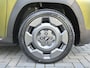 Hyundai Inster Cross Plus 49 kWh / Fabrieksgarantie tot 07-2030 / Nieuwprijs € 34179,= / Fietsdragermontage beugel(geschikt voor 2 elektrische fietsen)/ CCS snellader / Warmtepomp / WLTP bereik 293 km bereik stad 434 km / Stuur- & Stoelverwarming / Rondomzicht camera / Draadloze telefoon lader / Adaptief cruise control /