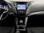 Hyundai i40 Wagon 1.6 GDI Blue Business Edition Camera, Navi, Keyless start, Cruise control, Verstelbare stoelen, Lichtmetalen velgen, Radio