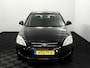 Kia Ceed cee'd 1.4 X-ecutive Inruilauto’s tegen vaste prijzen. Voor meer info: 0638140850 Bij de verkoop van gebruikte voertuigen door CD-Cars wordt geen standaard garantie verstrekt. De koper aanvaardt het voertuig in de staat waarin het zich bevindt op het moment van aankoop