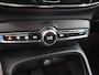 Volvo XC40 Single Motor Core 69 kWh | Navigatie | Stoelverwarming | Stuurwielverwarming | Achteruitrijcamera | Apple Carplay/Android Auto |