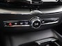 Volvo XC60 2.0 T8 Plug-in hybrid AWD Plus Dark Achterbank verwarming | Achteruitrij assistent | Camera | Apple CarPlay/Android Auto | Comfortstoelen | Adaptieve Cruise Control | DAB | Draadloze Telefoonlader | Panoramadak | Ele. verstelbare stoel + geheugen | Stuur/Stoelverwarming | Harman/Kardon Audio |
