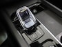 Volvo XC60 2.0 T8 Plug-in hybrid AWD Plus Dark Achterbank verwarming | Achteruitrij assistent | Camera | Apple CarPlay/Android Auto | Comfortstoelen | Adaptieve Cruise Control | DAB | Draadloze Telefoonlader | Panoramadak | Ele. verstelbare stoel + geheugen | Stuur/Stoelverwarming | Harman/Kardon Audio |