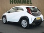 Toyota Aygo X 1.0 VVT-i MT Play - ORIGINEEL NEDERLANDSE AUTO - ACHTERUITRIJCAMERA - CRUISE CONTROL - APPLE CARPLAY/ANDROID AUTO - AIRCO - BLUETOOTH TELEFOONVOORBEREIDING - MULTIMEDIA SCHERM