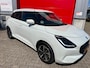 Suzuki Swift 1.2 Style Smart Hybrid / Adaptieve cruise / Navi / Draadloos Apple / Android / Keyless / Zuinigste hybride / LUXE uit