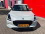 Suzuki Swift 1.2 Style Smart Hybrid / Adaptieve cruise / Navi / Draadloos Apple / Android / Keyless / Zuinigste hybride / LUXE uit
