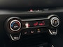 Kia Stonic 1.0 T-GDi MHEV DynamicPlusLine | Apple Carplay / Android Auto | Navigatiesysteem | Stoel + Stuurverwarming | Licht + Regensensor | Parkeersensoren + Camera Achter | Cruise Control | 16" Lichtmetalen Velgen